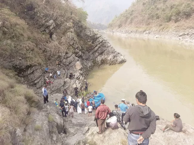 आफन्तको दाहसंस्कार गरेर फर्किएका एकै परिवारका ६ जनाको मृत्यु