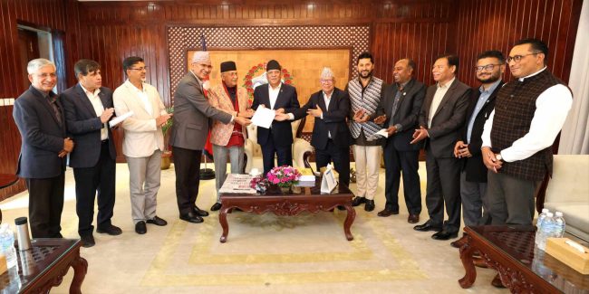 सत्ता गठबन्धनका प्रमुख खेलाडीलाई च्याखे फछ्यौंटमै सकस