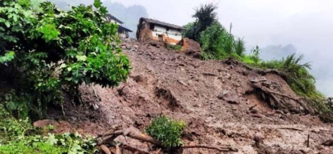 बाढी पहिरो र चट्याङले २ दिनमा कोशी प्रदेशका आठको मृत्यु ,करोडौ क्षति