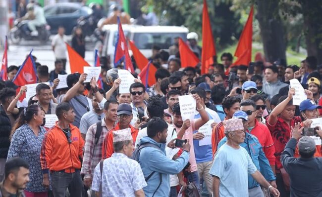 कुलमानका समर्थक सडक प्रदर्शनमा, ६ जना पक्राउ